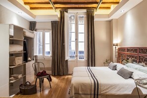 Iron/ironing board, WiFi, bed sheets - BeBarceloner Born Studios (Barcelona)