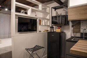 Deluxe Apartment | Private kitchen