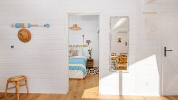 2 makuuhuonetta, silitysrauta/-lauta, vauvan matkasänky, ilmainen Wi-Fi