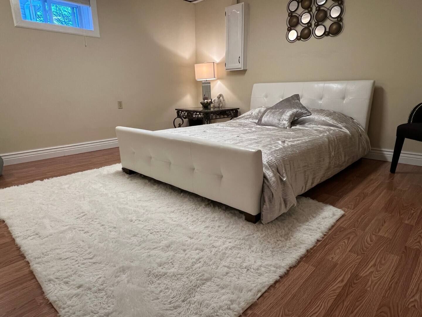 3 habitaciones, tabla de planchar con plancha, wifi y ropa de cama 