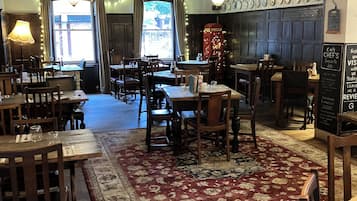 Breakfast, lunch and dinner served