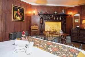 Hypo-allergenic bedding, iron/ironing board, free WiFi, bed sheets - 1777 The Albion (Wimborne)