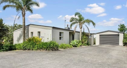 Serene Breeze Escape with estuary view