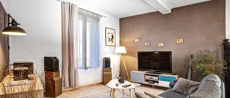 TV, DVD player, stereo