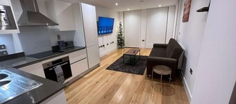 Impeccable 2-bed Apartment in Erith