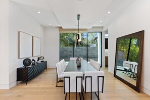 Luxury House, Multiple Beds, Pool Access, Pool View (Melvin Modern) | Dining