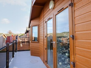 Property grounds - Serenity Sunset (Ilfracombe)