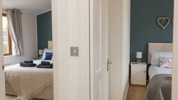3 bedrooms, individually decorated, individually furnished, free WiFi