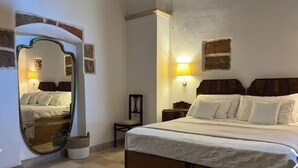 Camera Comfort, patio, vista giardino | Una scrivania, postazione laptop, Wi-Fi gratuito