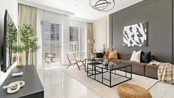 Apartemen Premium | Area keluarga | Smart TV 50-inci dengan saluran TV digital