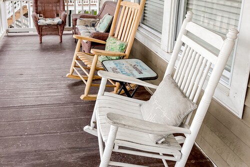 Classic beach house with private pool, patio, deck, and Dog Friendly