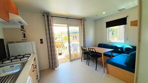 CALIFORNIA STANDARD 4 p | Living area