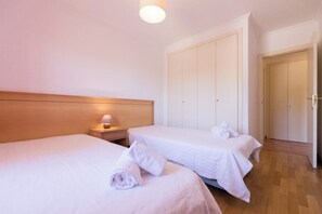 2 Schlafzimmer, Bügeleisen/Bügelbrett, kostenloses WLAN, Bettwäsche