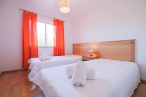 2 bedrooms, iron/ironing board, free WiFi, bed sheets - Apartment Nitin - Well-appointed holiday apartment situated on a renowned golf course, combining comfort, convenience, and scenic fairway views (Herdade da Aroeira)