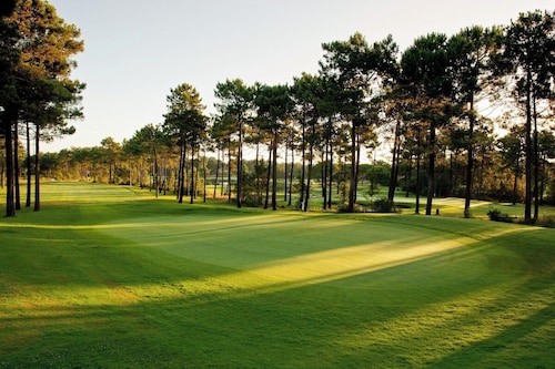 Apartment Nitin - Well-appointed holiday apartment situated on a renowned golf course, combining comfort, convenience, and scenic fairway views