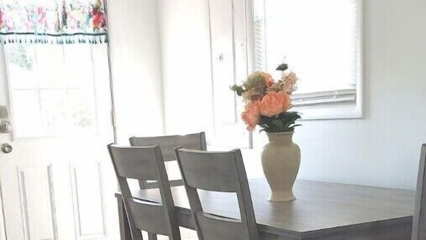 Dining - cozy for 6/Ark 1 mile/full laundry & kitchen/wi-fi

 (Williamstown)