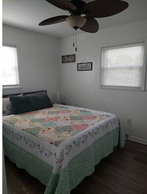 3 bedrooms, desk, iron/ironing board, travel cot
