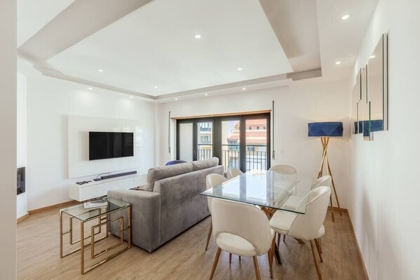 Interior - Glam 2 bedroom In Massamá (Massamá)