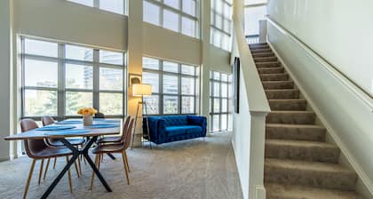 Posh Penthouse DC Getaway 2BR+Office Den Near Boeing Park/DC/Airport/Mall/Metro