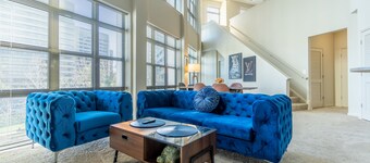 Posh Penthouse DC Getaway 2BR+Office Den Near Boeing Park/DC/Airport/Mall/Metro