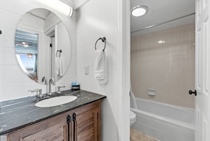 Towels - Beachfront | Studio | Pool | Amazing Sunsets (Panama City Beach)
