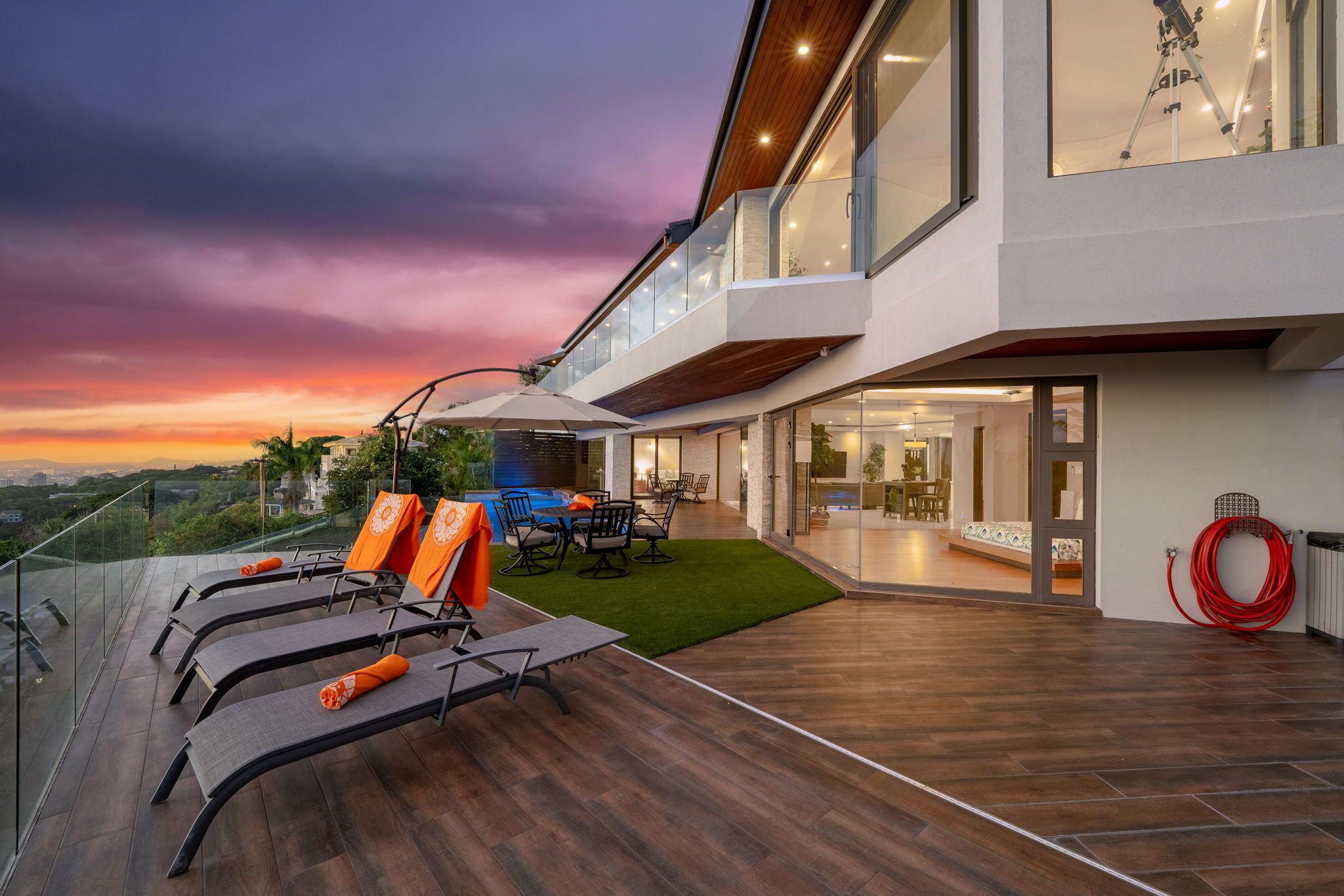 KBM Resorts: Waikiki Hilltop House 5 Bed/4.5 Bath with Sweeping Ocean and Waikiki City Views