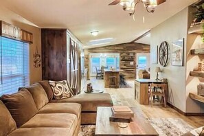 TV, peis og DVD-spiller