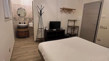 Habitación Deluxe | 1 dormitorio, edredones de plumas, colchones viscoelásticos