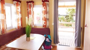 60-cm TV with digital channels - Camping TIKAYAN MEDITERRANEE (Hyères)