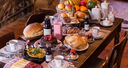 Casa de Pedra Mena Kaho