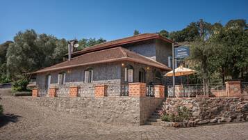 Fachada da propriedade