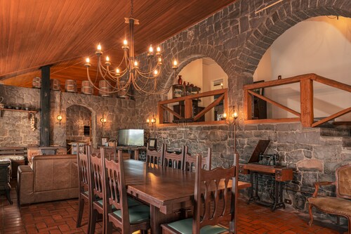 Casa de Pedra Mena Kaho