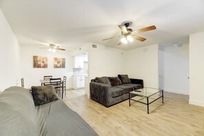 Living area - Completely Remodeled Condo Close to Downtown

 (Austin)
