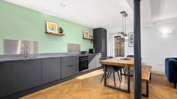 Fridge, microwave, oven, dishwasher