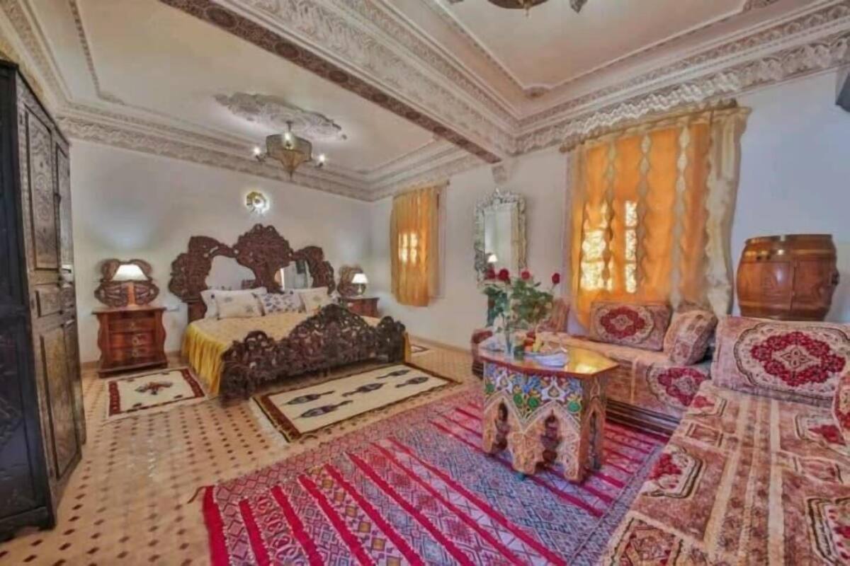 Deluxe Suite | Free WiFi