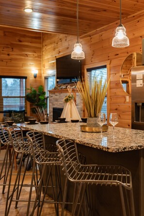Dining - Luxe Lodge -View, Heated Pool, Hot Tub, Games! (Sevierville)