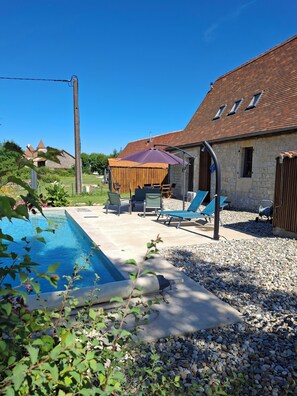 Outdoor pool, a heated pool - Maison en Pierres Avec Vue, Piscine Privée Chauffée 2 Chambres 2sdb 5 Personnes (LAMOTHE-CASSEL)