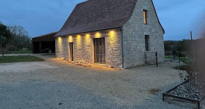 Maison en Pierres Avec Vue, Piscine Privée Chauffée 2 Chambres 2sdb 5 Personnes