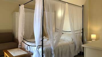 Basic Apartment | 1 bilik tidur, peti besi dalam bilik, seterika/papan seterika