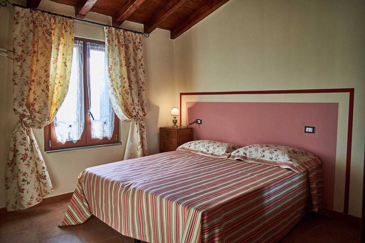 Basic Apartment | In-room safe, iron/ironing board (on request), WiFi (free)