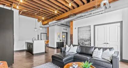 Riverfront Loft-Parking-Clubhouse-Gym-Deck