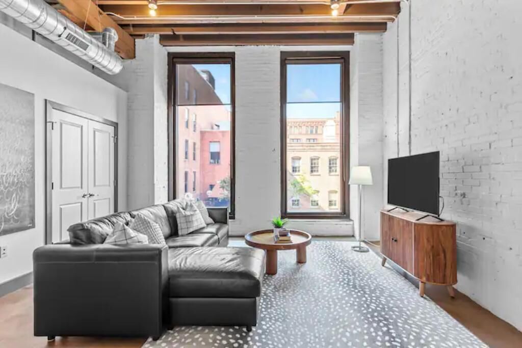 Smart-TV, fotballspill og bordtennis