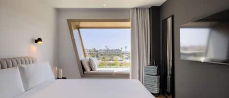 Standard-Doppelzimmer | Minibar, Zimmersafe, Schreibtisch, laptopgeeigneter Arbeitsplatz