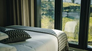Habitación familiar, vista a la montaña | 2 habitaciones, insonorización y wifi gratis