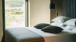 Soundproofing, free WiFi - TerraSense Mountain Charm Retreat & Farm (Guarda)