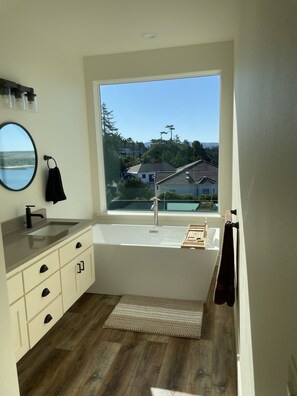 Dutxa, assecador de cabells, tovalloles i sabó 