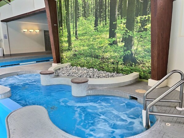 Innenpool, beheizter Pool