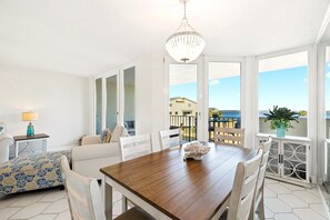 Dining - Amazing Sound View, Gulf View and Short Walk to Beach and Peg Leg Petes! (Pensacola Beach)