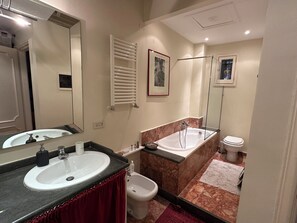 ヘアドライヤー