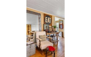 Interior - Fun, eclectic Round Top home w/POOL! 5 min to town (Fayette County)